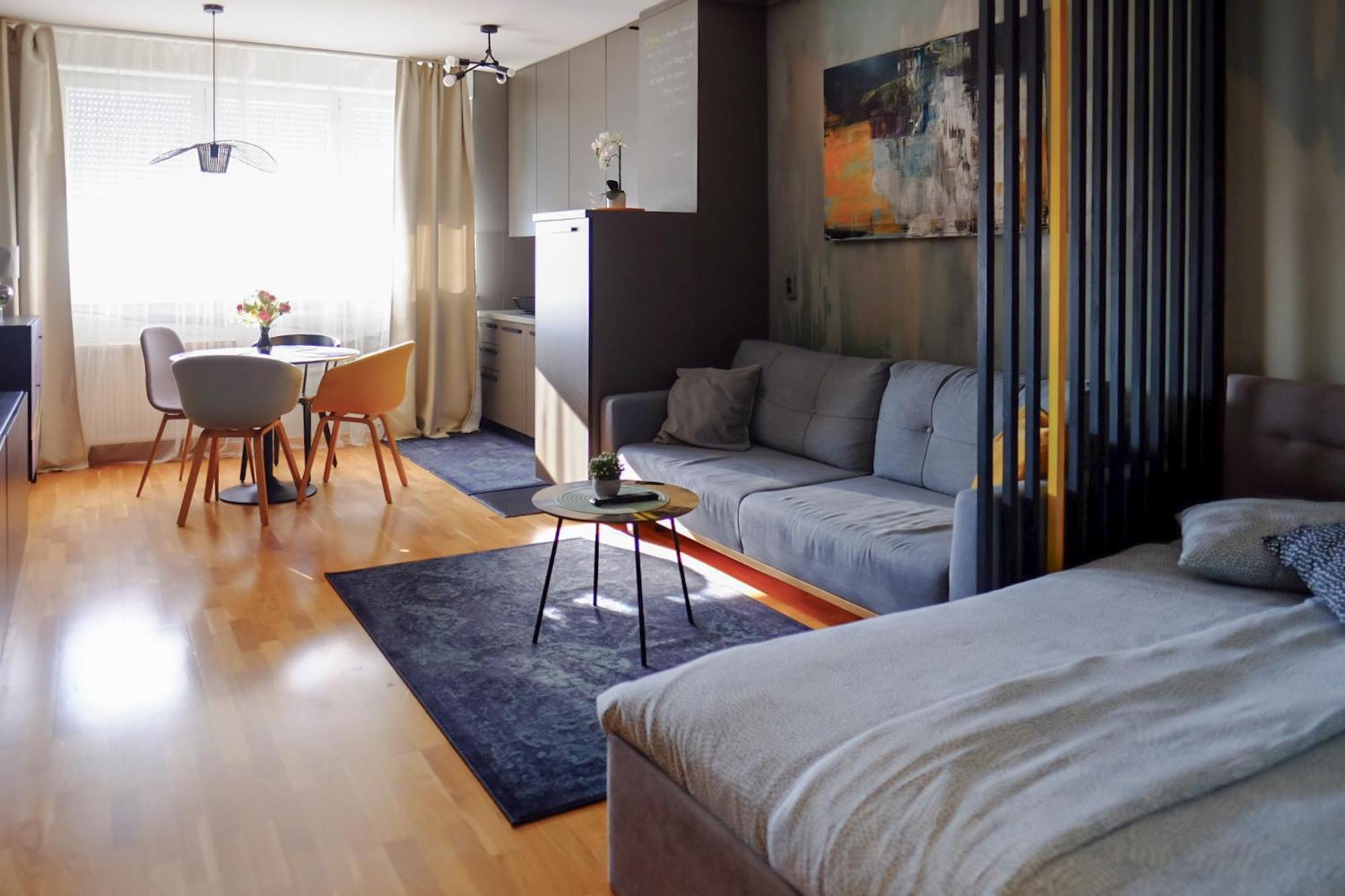 Flexible Selfcheckins 65 / Arena / New * Zagreb