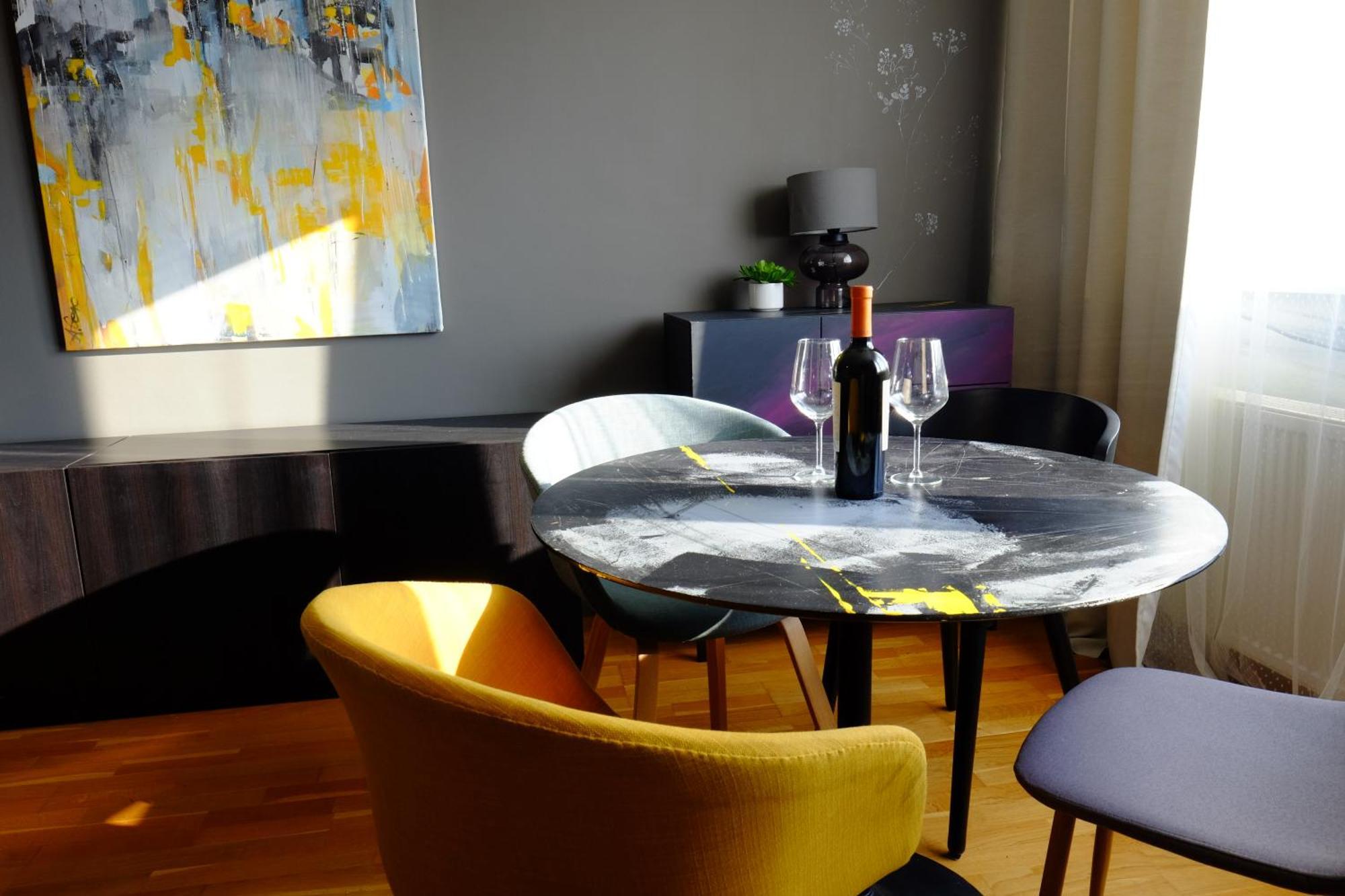 Flexible Selfcheckins 65 / Arena / New * Zagreb