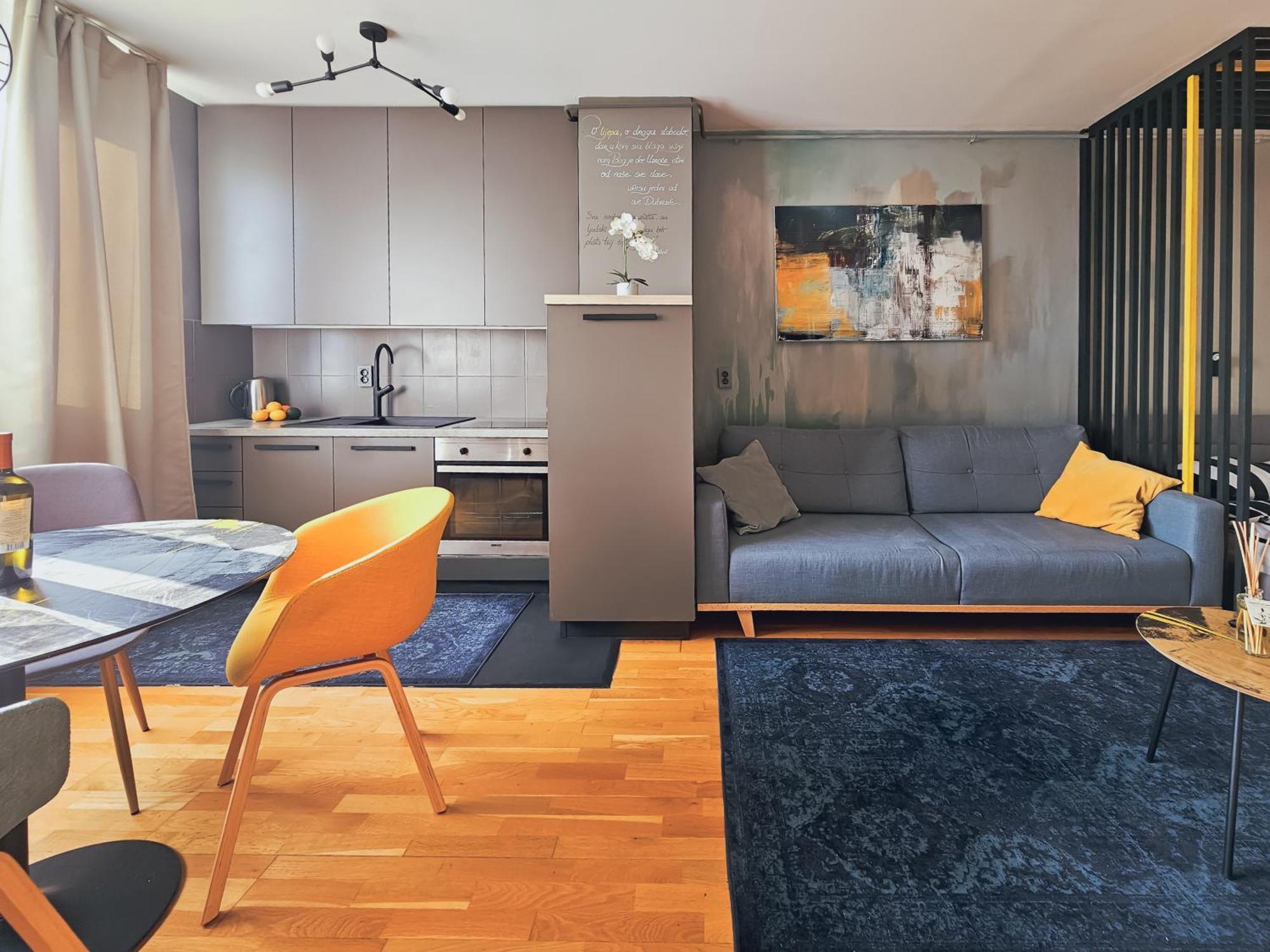 Flexible Selfcheckins 65 / Arena / New * Zagreb